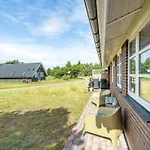 Aurelie - 800m From The Sea By Interhome *